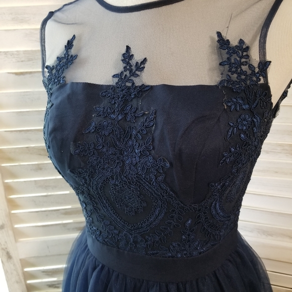 ChiChi London prom dress - Picture 2 of 4